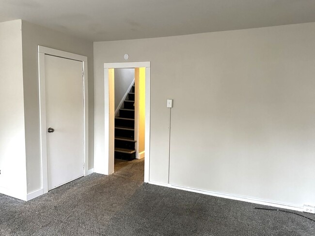 Building Photo - 425 Highland Ave