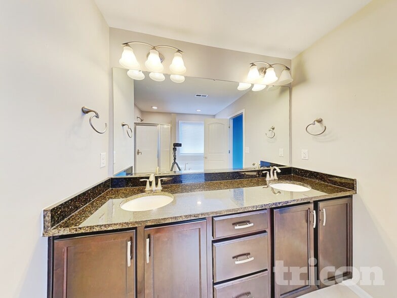 Building Photo - 447 Knothole Ln