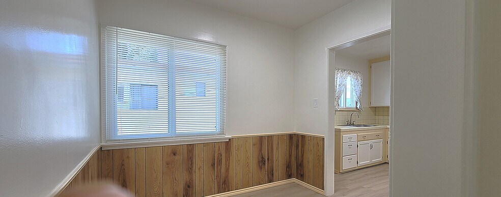 410 #4 Dining room 3 - 410 E 99th St