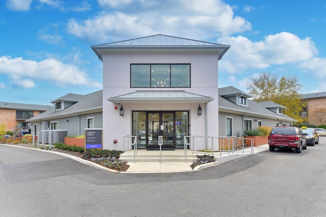 Building Photo - Acclaim at Alexandria