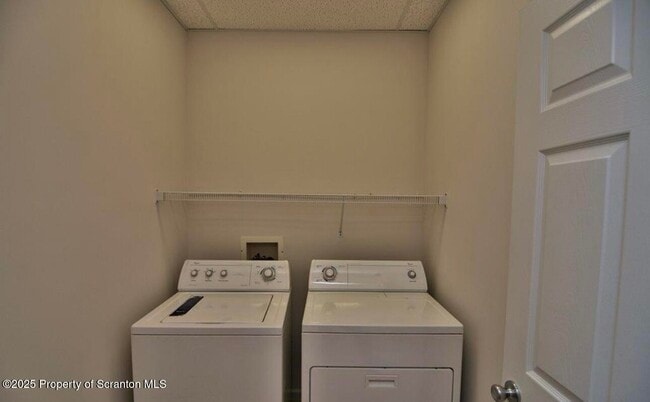 Building Photo - 803 Ohenry Close Sec 1