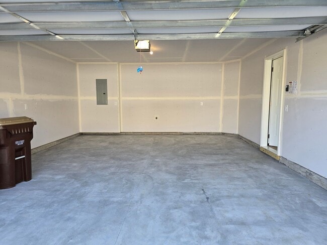 Building Photo - 1103 Middlefield Rd