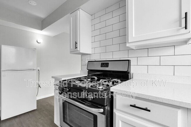 Building Photo - 61 N 21st St