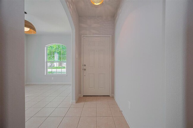 Building Photo - 38319 Miranda Ln