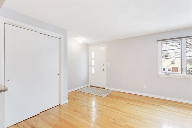 Building Photo - 91 Williams St