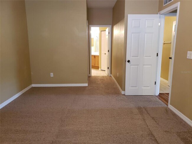 Building Photo - 3658 Oakdale Cir