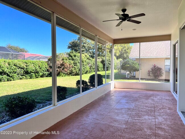 Building Photo - 9369 Ashley Dr