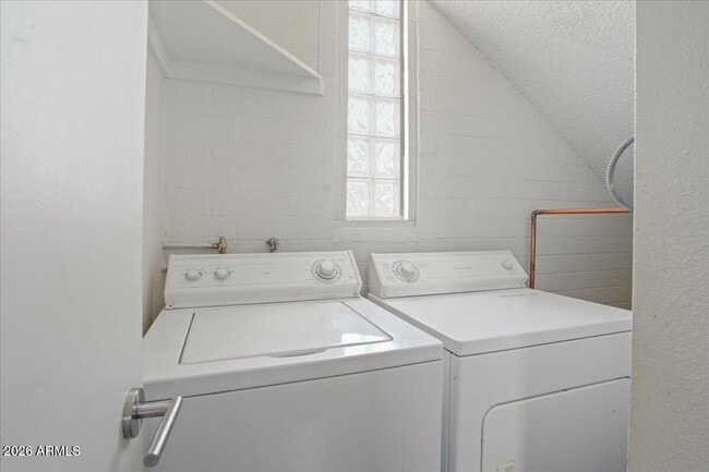 Building Photo - 6528 N 17th Ave