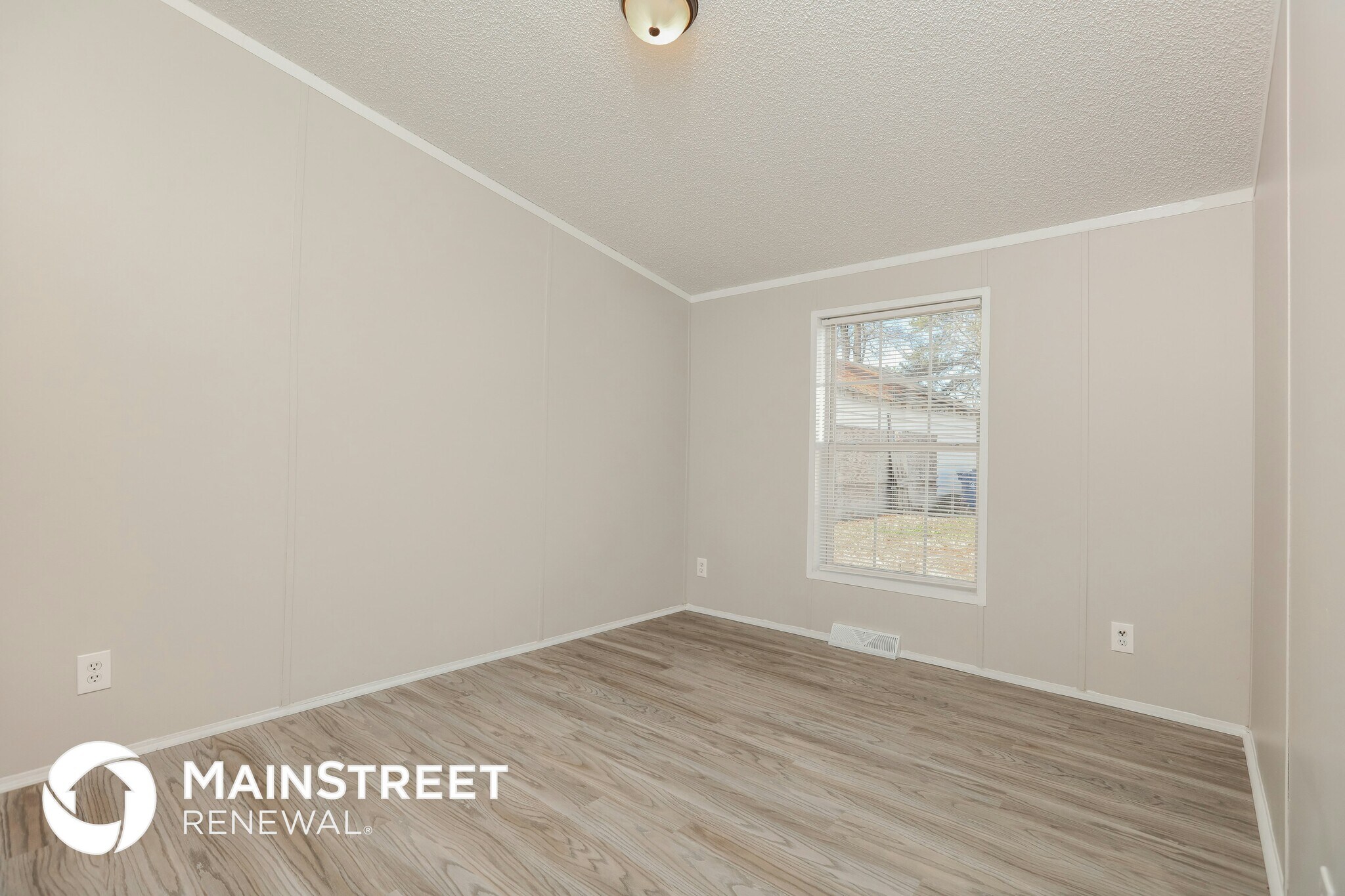 Building Photo - 615 N Hardee St