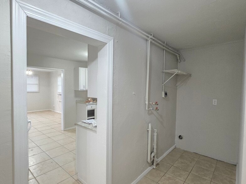 Laundry/Hallway - 141 E Ash Ave
