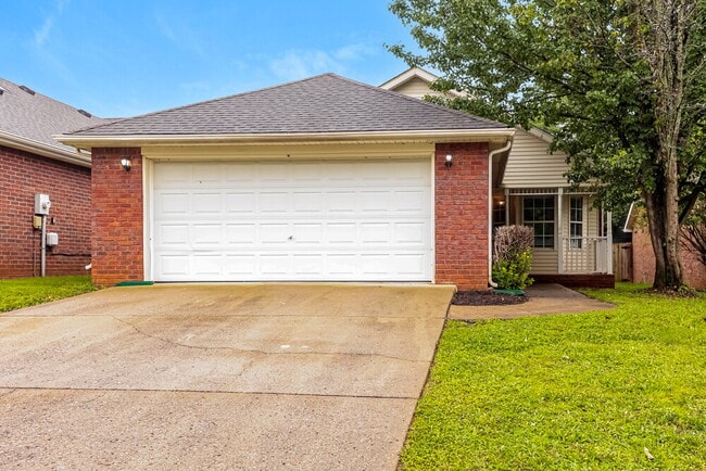 Building Photo - 605 Freedom Ct