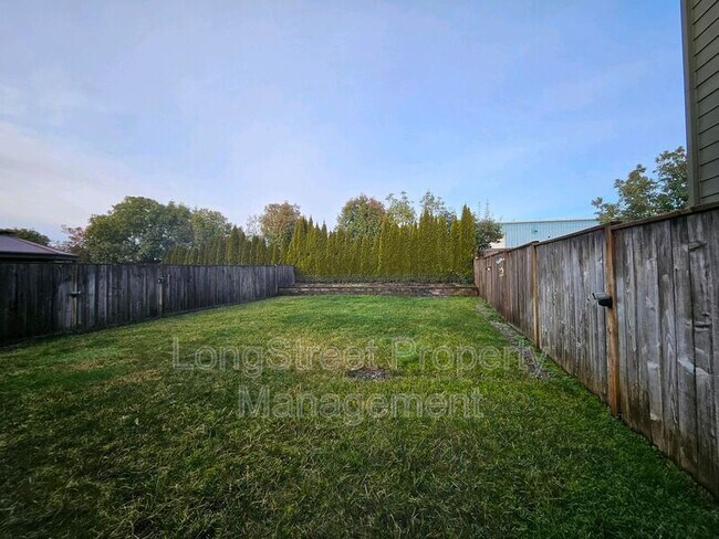 Building Photo - 6355 SE Imagine Way