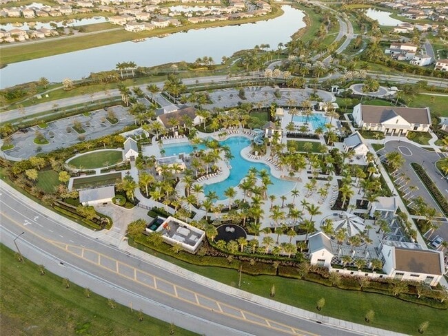 Building Photo - 14989 RedCove Pl