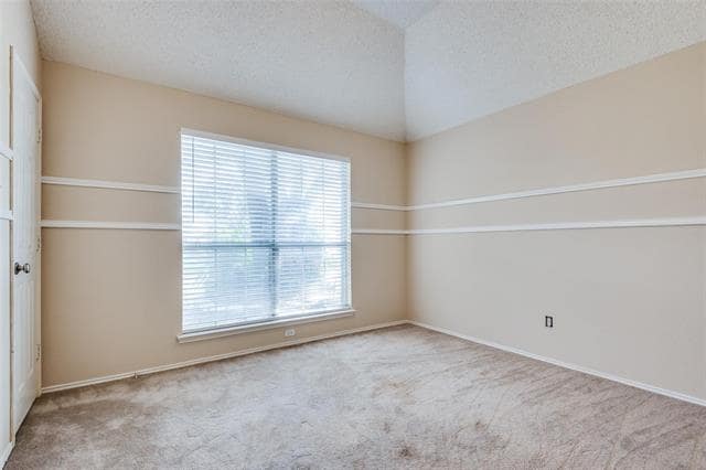 Building Photo - 10608 Robincreek Ln