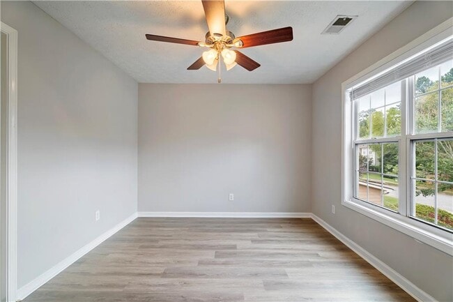 Building Photo - 3370 Palm Cir