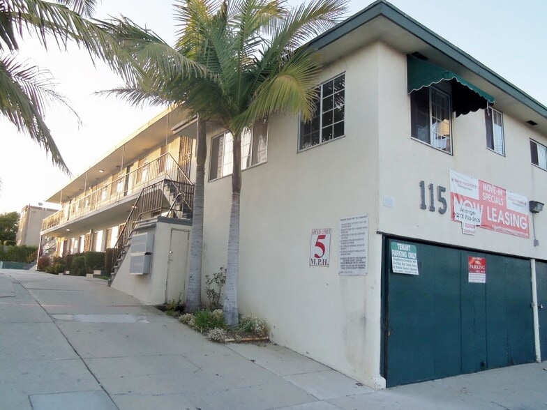 Interior Photo - 111-115 E. Beach Ave.