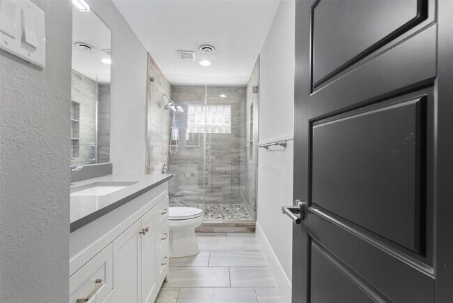 Building Photo - 7727 Barberton Dr