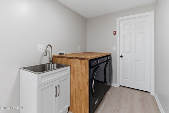 Building Photo - 821 Bunnell St