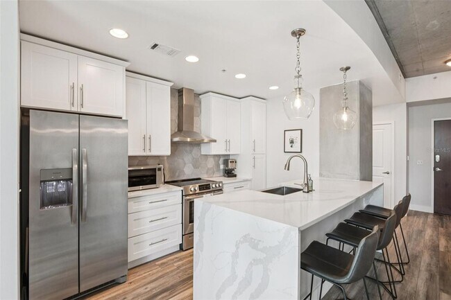 Building Photo - 777 N Ashley Dr