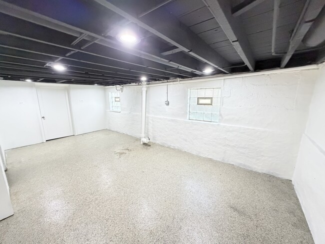 Building Photo - 2303 N 74th Ave
