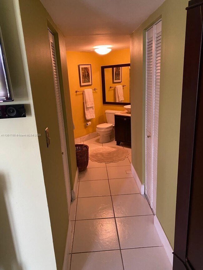 Building Photo - 5880 Collins Ave