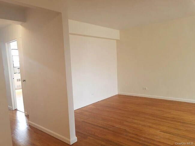 Building Photo - 2640 Marion Ave