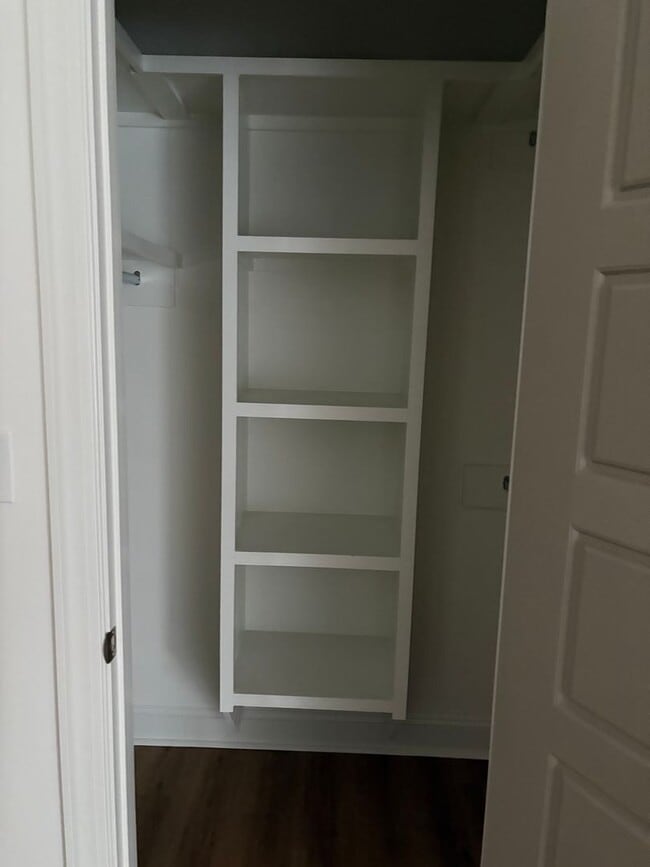 Building Photo - 141 N Buck Run Dr