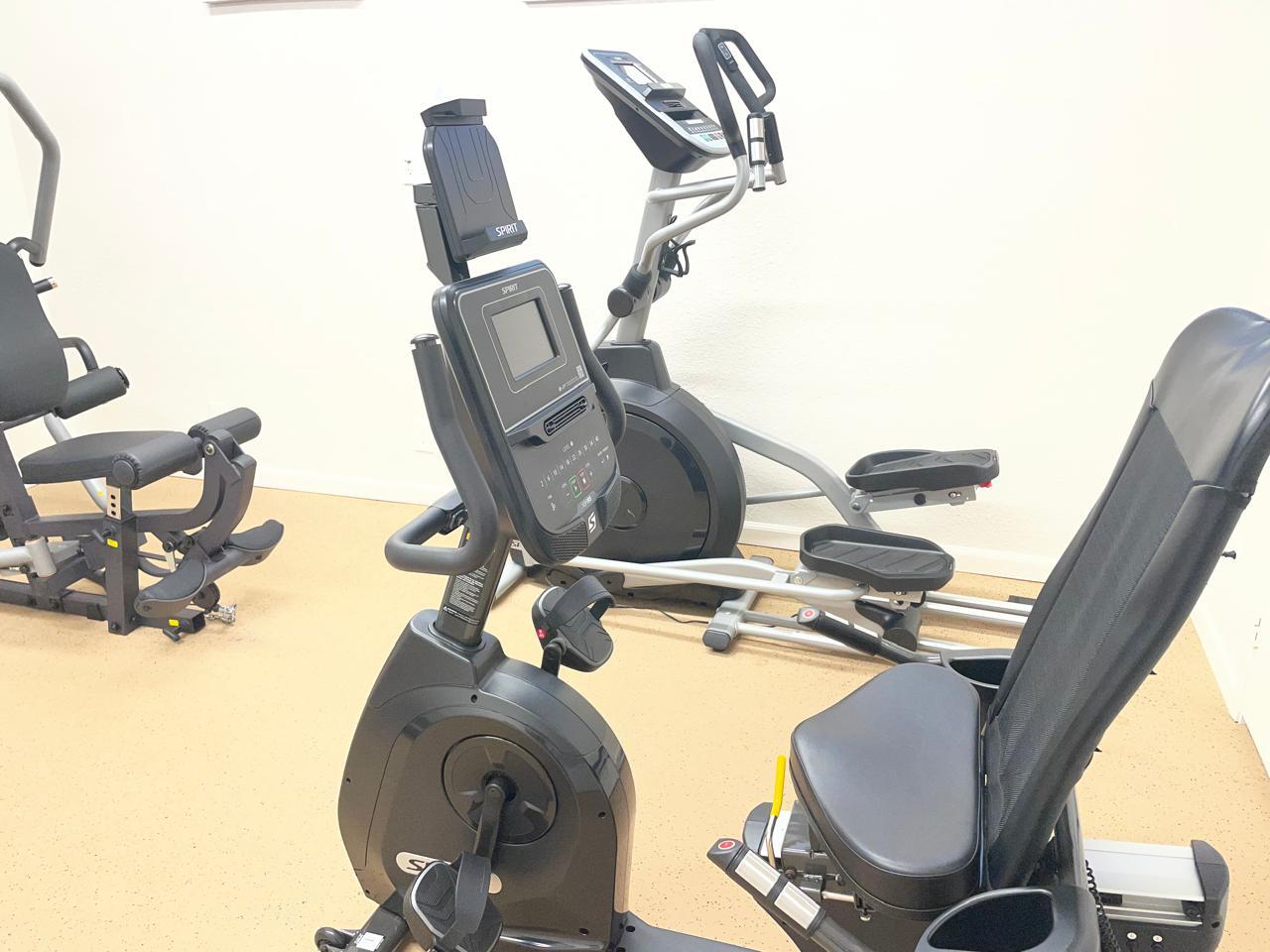 Building Photo - 245 S Helix Ave