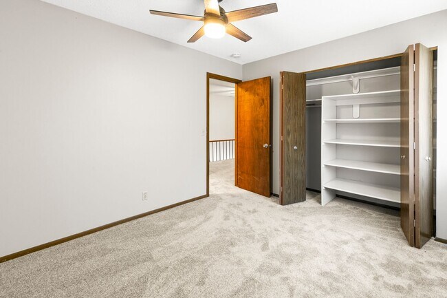 Building Photo - Spacious 3 Bedroom/ 3 Bath Townhouse