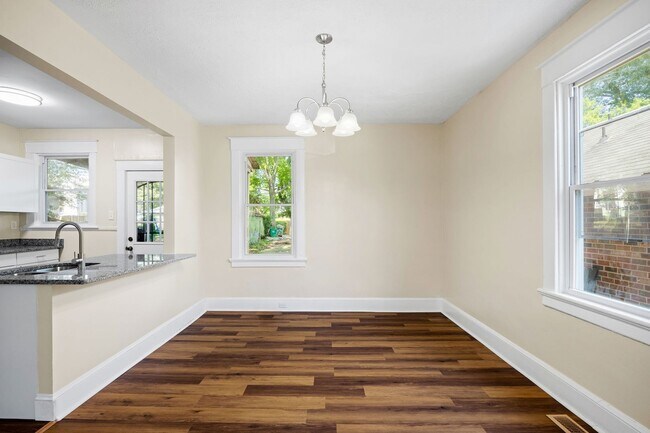Building Photo - Completely Renovated 3 Bedroom Home in Hig...