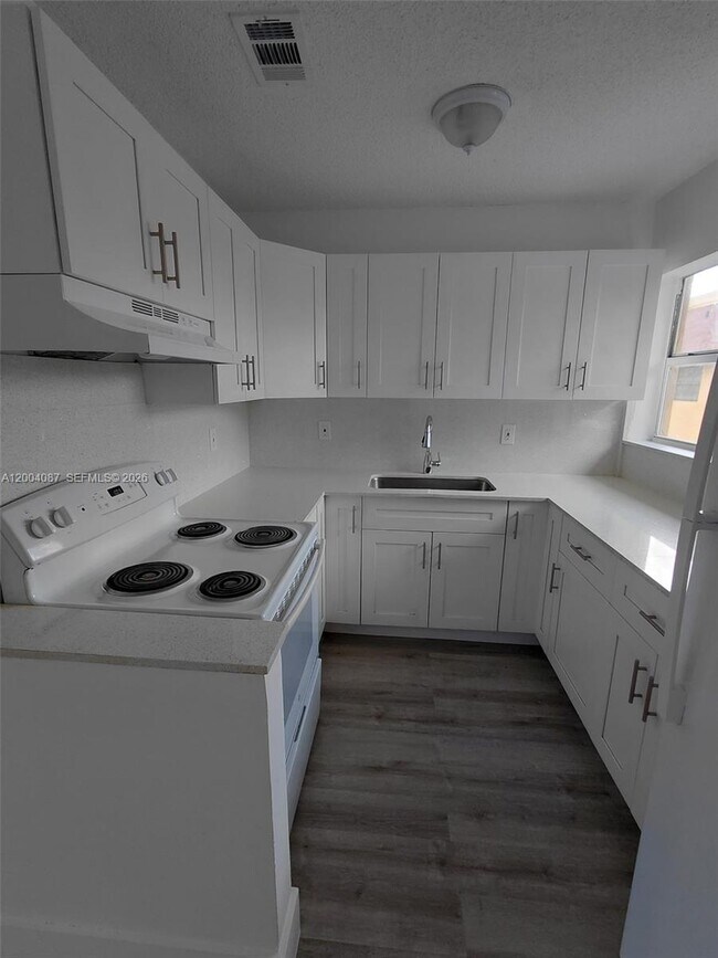 Building Photo - 5411 W 24th Ave