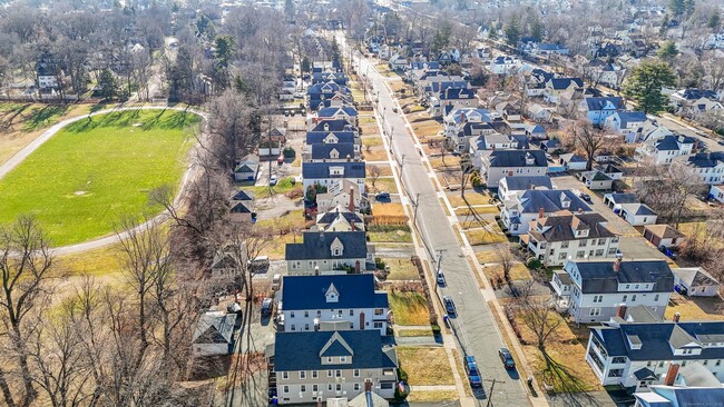 Building Photo - 58 Maplewood Ave