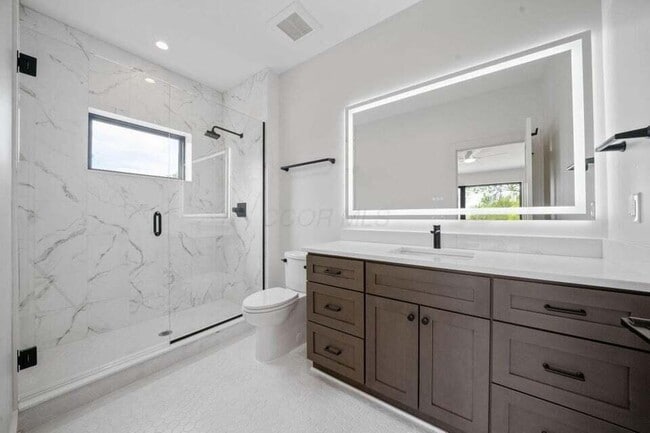 Building Photo - 2777 Donna Dr
