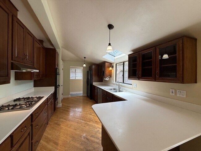 Building Photo - Fantastic Home in New Monterey Near DLI