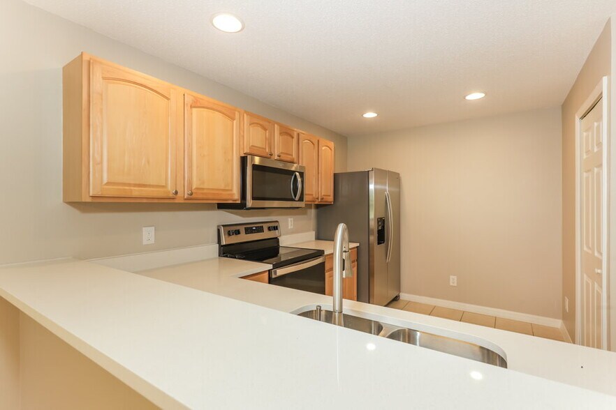 Building Photo - 4403 Silver Falls Dr