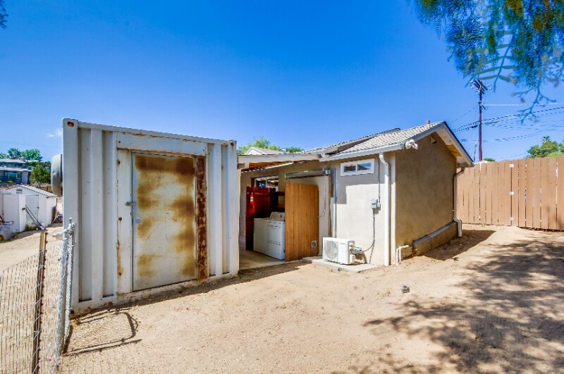 Building Photo - 9177 Creekford Dr