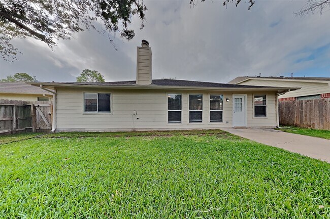 Building Photo - 4959 Sentry Woods Ln