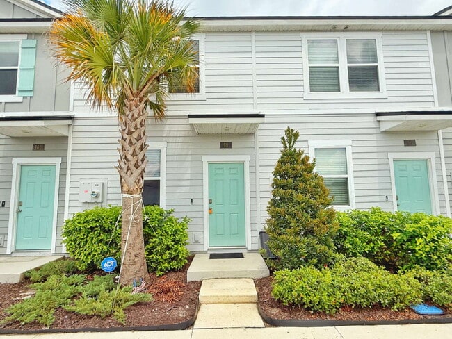 Primary Photo - Furnished Townhome conveniently located!