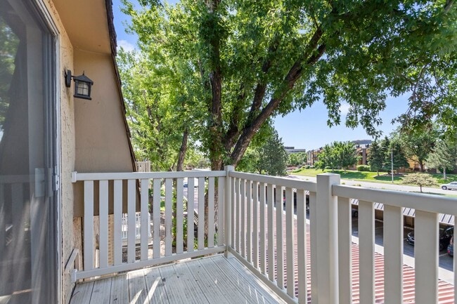 Building Photo - 2 bed / 1 bath - Whispering Pines Condo