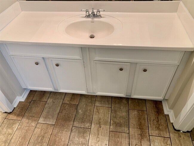 Building Photo - 7739 Bunker Wood Ln