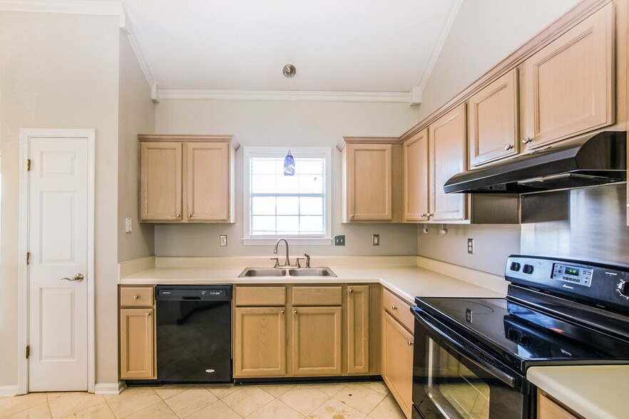 Building Photo - 3143 Woodland Pine Dr