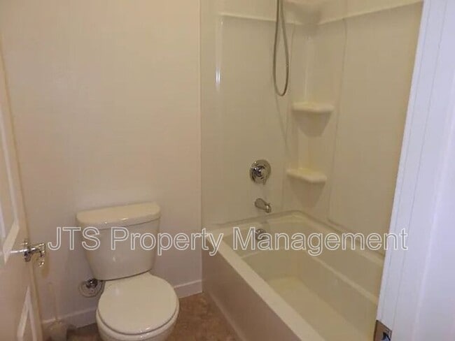 Building Photo - 3048 Ivy Creek Ln