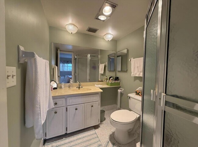 Building Photo - 20 Yacht Club Dr