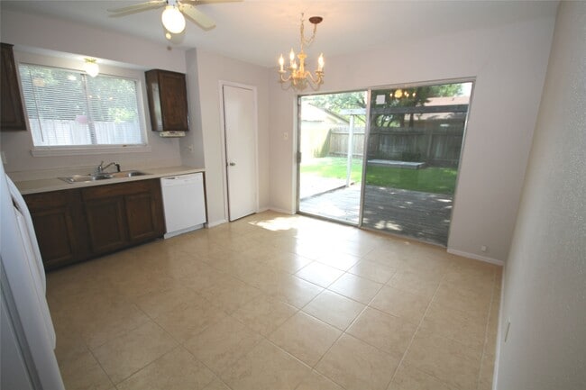 Building Photo - 1106 Ravenscourt Dr