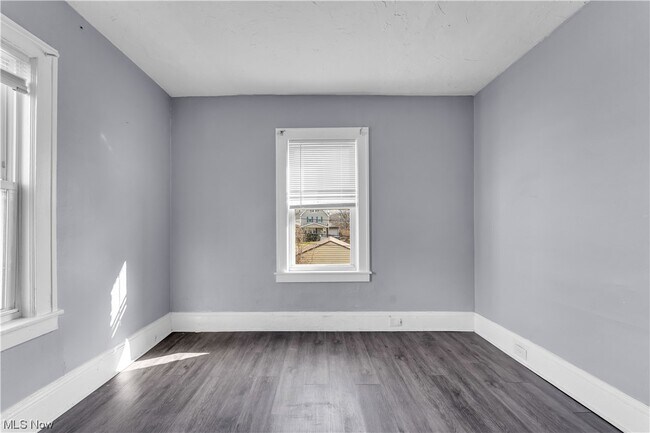 Building Photo - 4657 Warner Rd