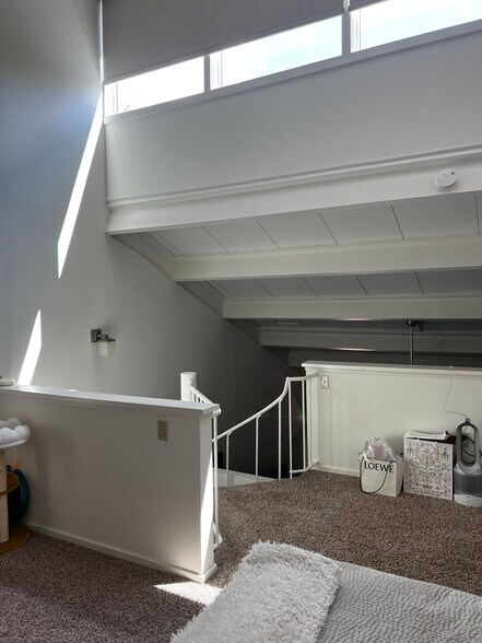 Building Photo - 9 Smoke Rise