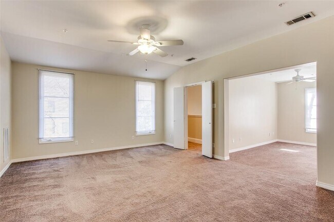 Building Photo - 3915 Cole Ave