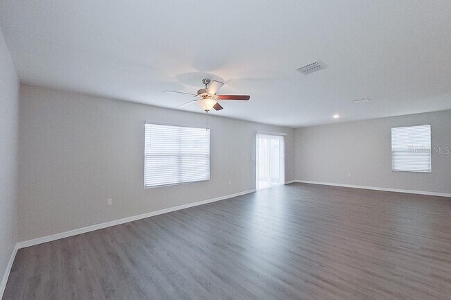 Building Photo - 8650 SW 44th Ct