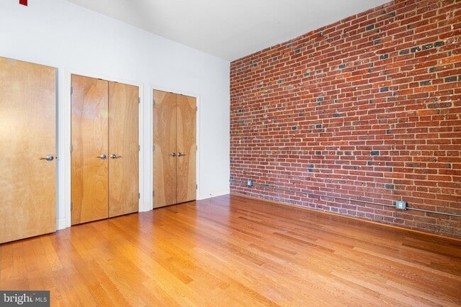 Building Photo - 1100 S Broad St