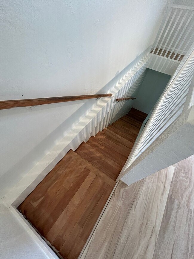 Building Photo - 1 Bedroom 1 Bath Condo